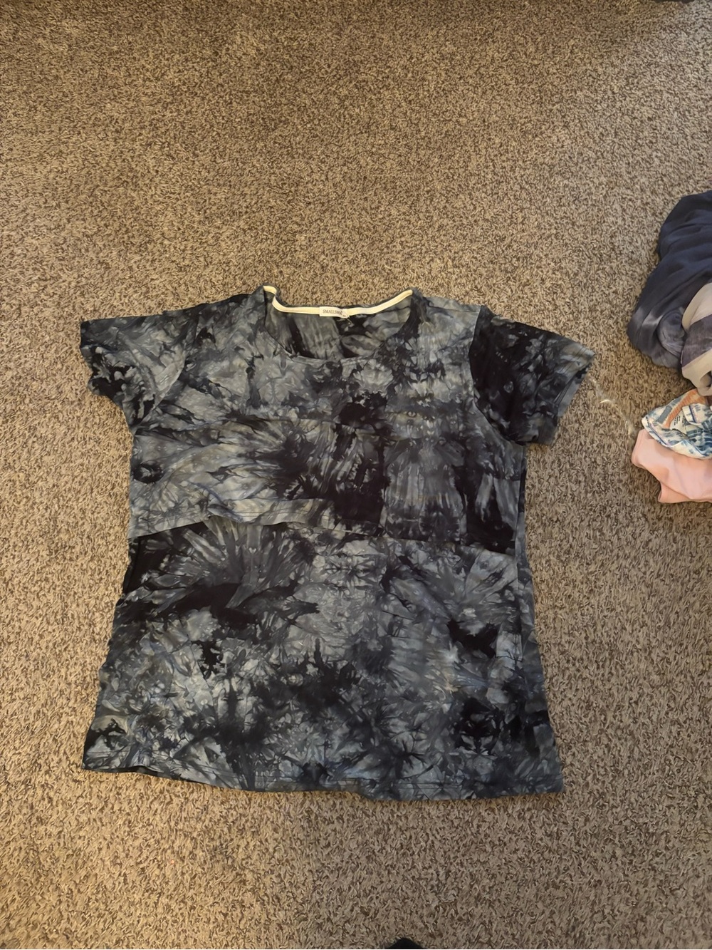 Tie-Dye Short Sleeve Tee in Black & Gray - Casual Crewneck